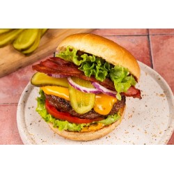  Burger boeuf cheddar bacon gherkins 