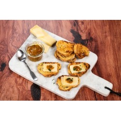  Toasts au comté et hot dog relish 