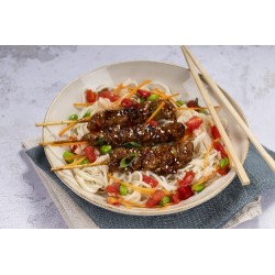  Nouilles aux légumes et brochette poulet yakitori 